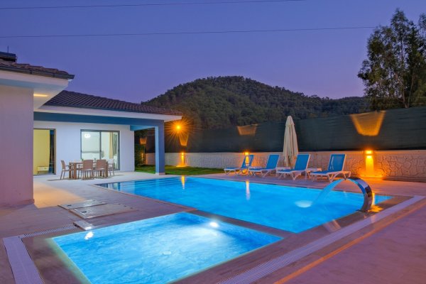 Villa Aksan 2 | Göcek İnlice'de Çocuk Havuzlu 3 Odalı Lüks Villa