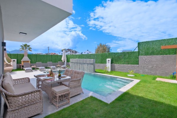 Villa Aydinç 3 | Fethiye Çalış’ta Jakuzili, Havuzlu Kiralık Villa