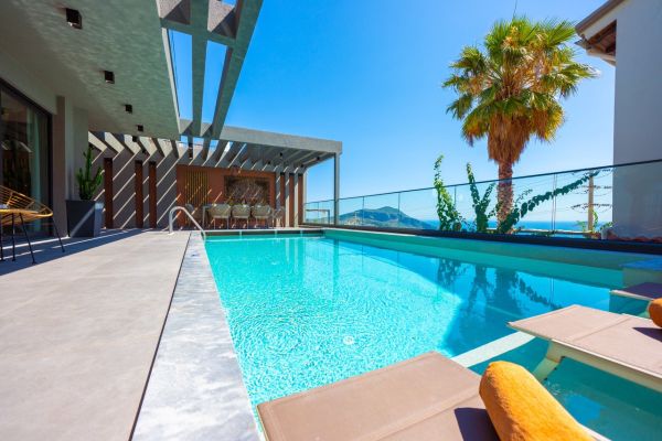 Villa Bornova | Kalkan'da 8 Kişilik Deniz Manzaralı Lüks Villa