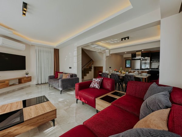 Villa Divine | Ovacık'ta 5 Süit Odalı Çifte Jakuzili Lüks Villa