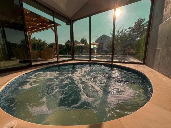 Villa Divine | Ovacık'ta 5 Süit Odalı Çifte Jakuzili Lüks Villa