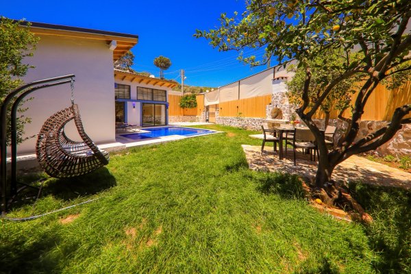 Villa Fresia Gökçe | Patara'da Jakuzili Balayı Villası
