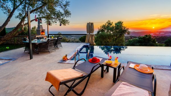 Villa Fresia Sıla | Patara'da Deniz Manzaralı Balayı Villası