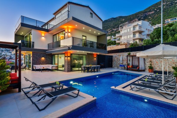 Villa Ganador | Kapalı Havuzlu & Hamamlı Lüks Villa