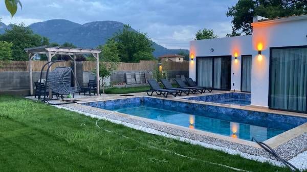 Villa Grape 2