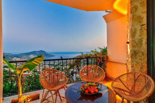 Villa Hümayun 10 | Kalkan Akbel'de Ahşap Mimari & Korunaklı Balayı Villası