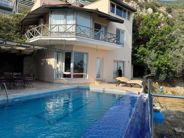 Villa Hümayun 9 | Kalkan Akbel'de Jakuzili & 4 Odalı Korunaklı Villa
