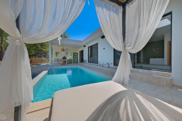 Villa Kalp | Seydikemer Yakabağ'da Sauna & Jakuzili Balayı Villası