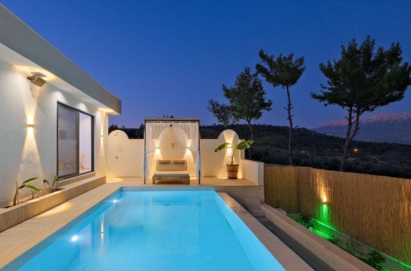 Villa Kalp | Seydikemer Yakabağ'da Sauna & Jakuzili Balayı Villası