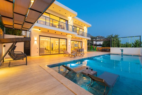 Villa Kamila | Kalkan'da Jakuzili ve Korunaklı Havuzlu Villa