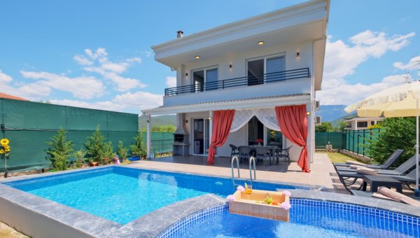 Villa Larina | Fethiye Kayaköy'de 4 Odalı 8 Kişilik Lüks Villa