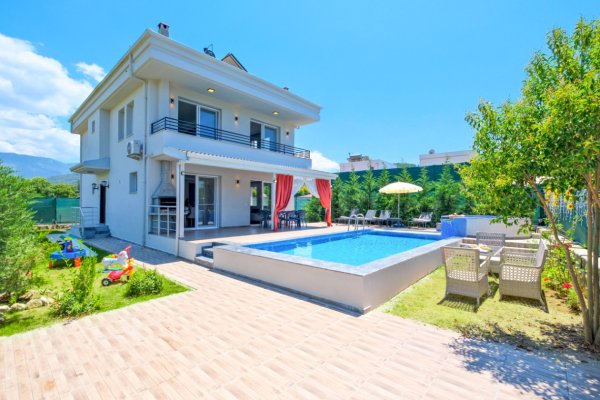 Villa Larina | Fethiye Kayaköy'de 4 Odalı 8 Kişilik Lüks Villa