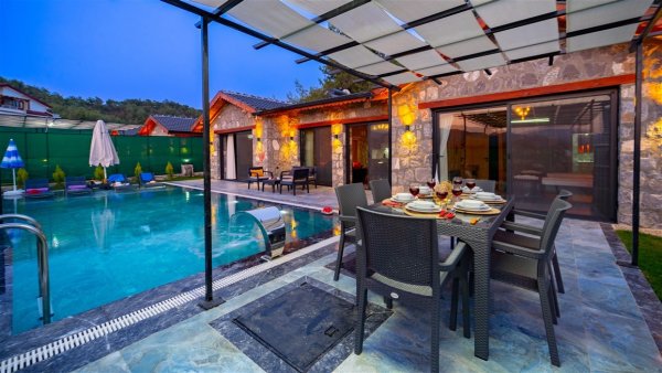 Villa Roccia Due | Fethiye Karagedik'te Korunaklı Taş Villa