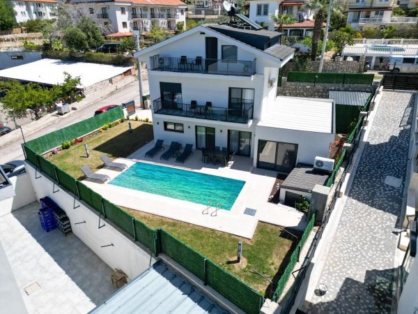 Villa Romeo Luxury | Ovacık'ta Açık-Kapalı Havuzlu Jakuzili Villa