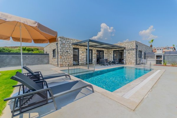 Villa Şafak 3 | Fethiye Çalış’ta Plaja Yakın Havuzlu Villa