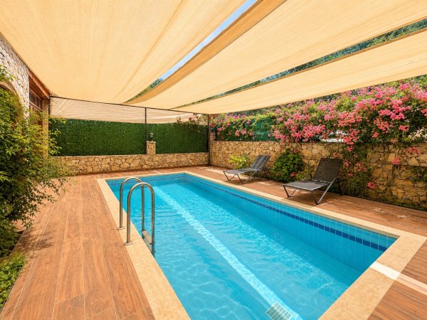 Villa Selvi | Fethiye Deliktaş'ta Korunaklı & Jakuzili 3+1 Villa