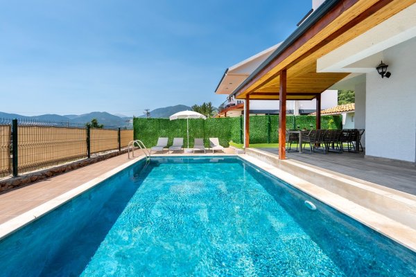 Villa Sinvera | Fethiye Yeşilüzümlü Kiralık Villa Doğa ve Havuz