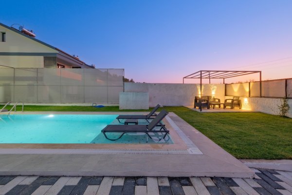 Villa Sirocco II | Fethiye Çalış'ta Denize Yakın Jakuzili Villa