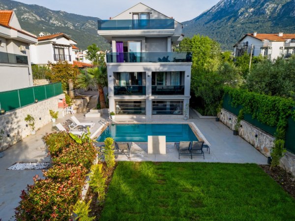 Villa Solenza | Fethiye Hisarönü'nde Jakuzili & 3 Süit Odalı Lüks Villa