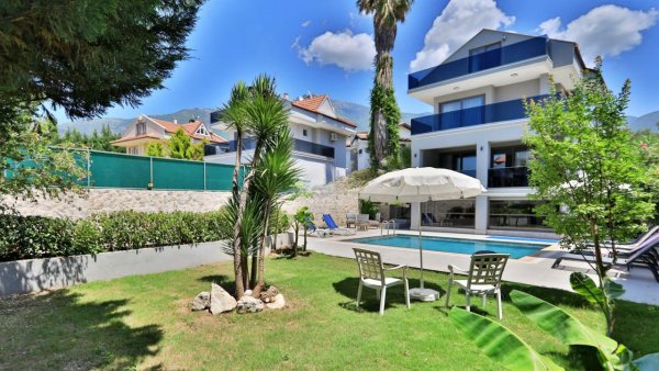 Villa Solenza | Fethiye Hisarönü'nde Jakuzili & 3 Süit Odalı Lüks Villa