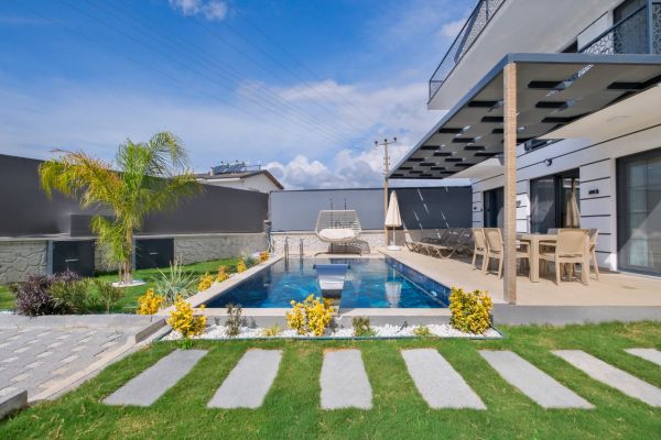 Villa Symbol | Fethiye Merkezde Jakuzili, Saunalı, Havuzlu Lüks Villa