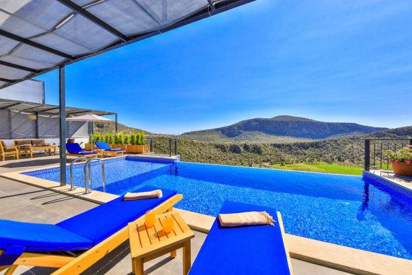 Villa Ulugöl | Kalkan’da Balayı Çiftleri İçin Jakuzili Villa