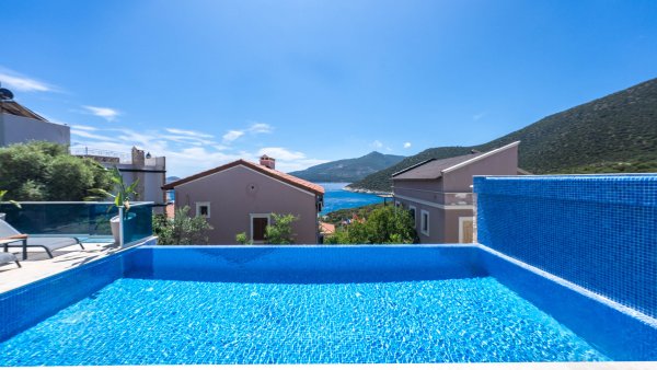Villa Yadigar | Kalkan Kalamar'da Deniz Manzaralı 4 Odalı Lüks Villa