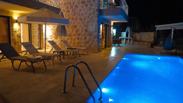 Villa Zerrin 6 | Kalkan'da Isıtmalı Havuzlu Lüks Villa