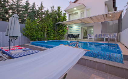 Villa Aluna | Fethiye'de Denize Yakın Muhafazakar Villa