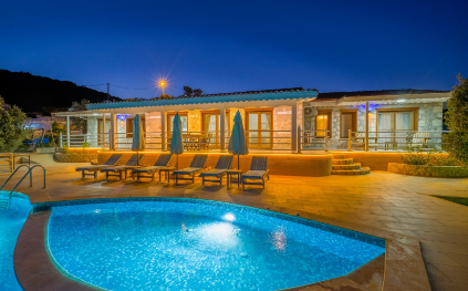 Villa Dream 1 | Kalkan Üzümlü'de Çocuk Havuzlu & Jakuzili Lüks Villa