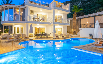 Villa İlkyaz | Kalkan'da 5 Odalı 10 Kişilik Deniz Manzaralı Lüks Villa