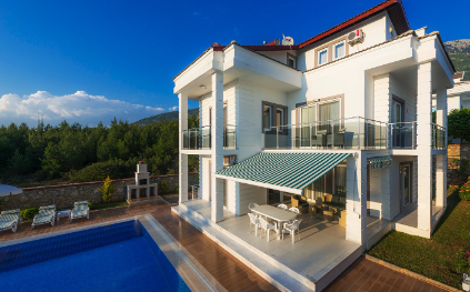 Villa Orka Four Season 1
