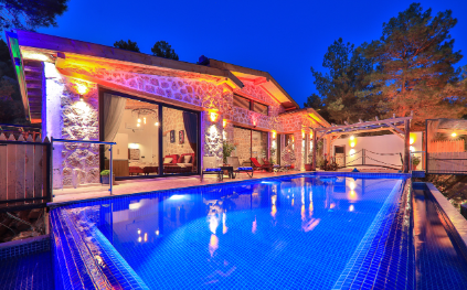 Villa Respirate | Kalkan İslamlar Lüks Isıtmalı Havuzlu & Jakuzili