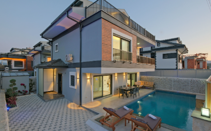 Villa White Day 2
