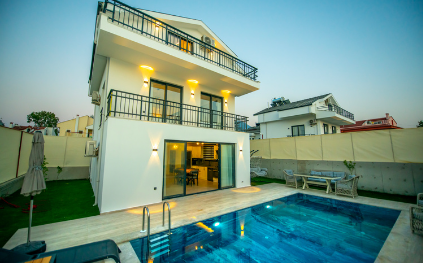 Villa Yüzüpak 2 | Fethiye Merkez'de Jakuzili ve Havuzlu Lüks Villa